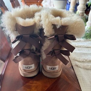 youth size 4, women’s size 6 barely worn!!!!